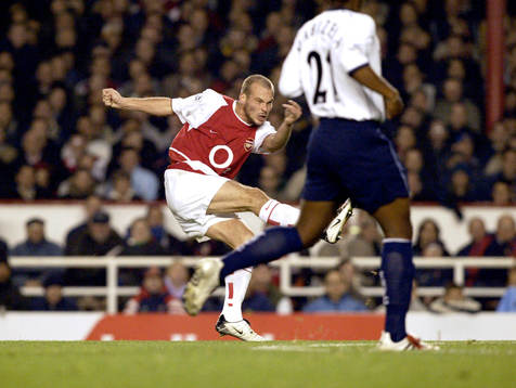  Fredrik Ljungberg, Arsenal, gör mål.