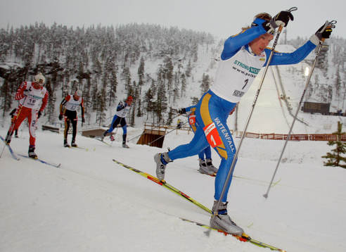 Skidor. Världscupen. Mathias Fredriksson i ledningen.