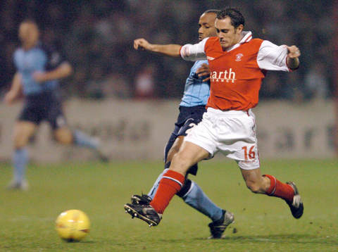  Paul Hurst, Rotherham mot Julian Joachim, Coventry.