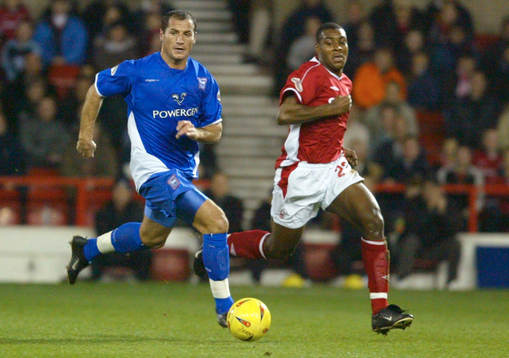  Shefki Kuqi, Ipswich springer ifrån Wes Morgan, Forest.