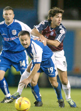  Dennis Wise och Pablo Counago i närkamp.