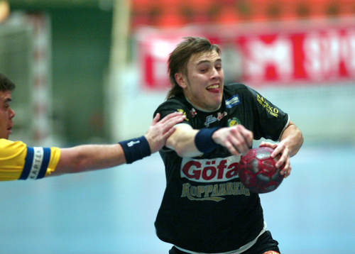 Jonas Larholm, Sävehof med tungan rätt i mun