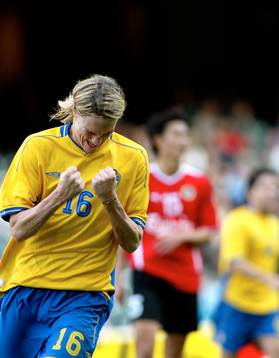  Tvåmålsskytten Lars Nilsson, Sverige jubel