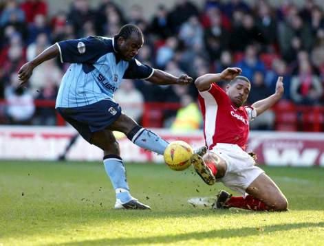  Patrick Suffo - Coventry och Des Walker, Nottingham 