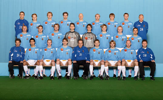 Bakre raden från vänster: Johan Holmström (fystränare),