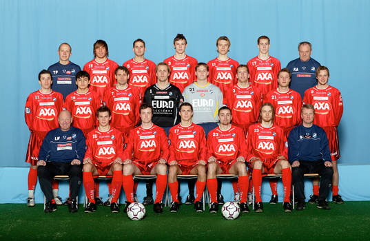  Bakre raden från vänster:Torbjörn Pettersson (massör), Johan Svensson, Daniel Pettersson, Erik Tengroth, Joakim Karlsson, Daniel Nilsson, Kenth Axelsson (lagledare).