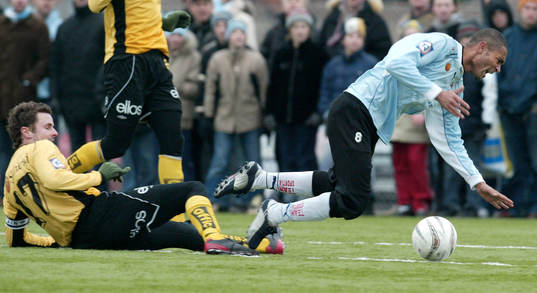 Kristoffer Arvhage fäller Afonso