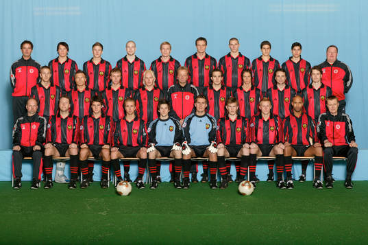  Bakre raden från vänster: Jan Mörk, Mikael Nilsson, Robin Bergman, Göran Lundqvist, Chister Mattiasson, Jon Persson, Mikael Nordh, Gabriel Özken, Johan Teymur, Lars Engström, Mellersta raden från vänster: Johnny Gustafsson, Jerry Månsson, Kim Odelius, Martin Ekström, Anders Grönhagen, Mattias Lundström, Daniel Sjögren, Mattias Johansson, Håkan Malmström, Främre raden från vänster: Göran Pettersson (tränare), Andreas Bild, Olof Guterstam, Hannes Andersson, Markus Hellqvist (målvakt), Kristoffer Björklund (målvakt), Pontus Bergström, Richard Henriksson, Michael Allyn, Peo Byren (tränare). 