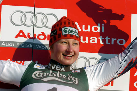 TANJA POUTIAINEN, FINLAND, jublar som segrare för första