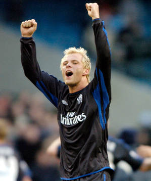  Eidur Gudjohnsen, Chelsea, jubel efter att ha gjort matchens enda mål.