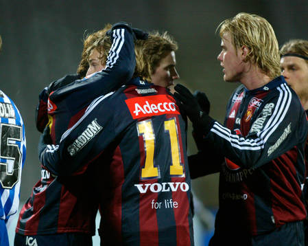  Jubel i Djurgården. Tobias Hysén fick göra reduceringsmålet.