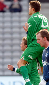  Erik Johansen och Nadir Benchenaa, Hammarby. Jubel.
