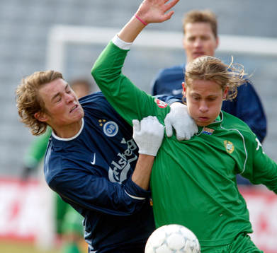 Kamp mellan Björn Runström, Hammarby och en Odense-spelare