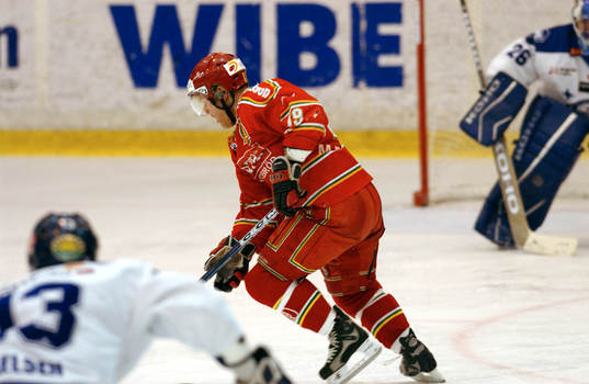 Marcus Eriksson, Mora snurrar upp Leksand och kvitterar