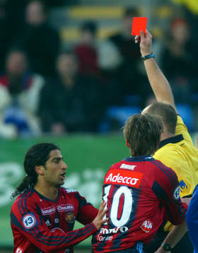 Agbar Barsom, Djurgården visas ut av Martin Hansson,