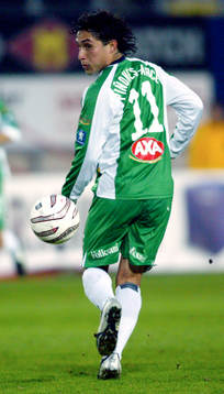 Pablo Pinones-Arce klackar fram till Erik Johanssons 0-2