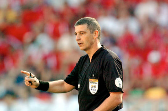  Gilles Veissiere,  Frankrike, domare. 