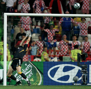 Kroaterna fick i slutminuten iväg ett skott som strök