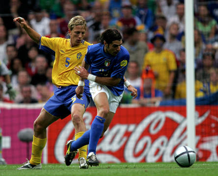 Erik Edman, Sverige och Simone Perrotta, Italien