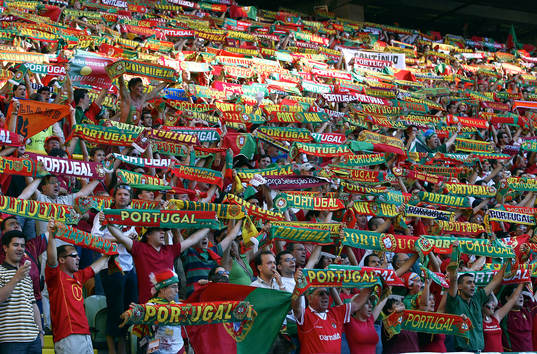 Portugisiska fans jublar