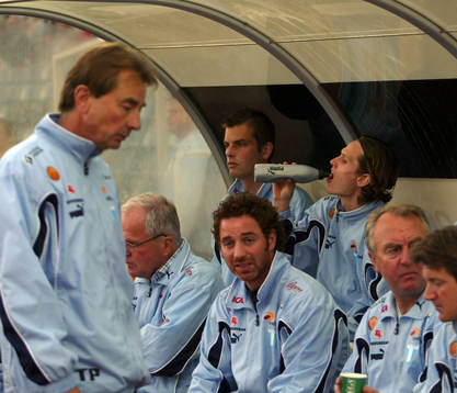 Joel Ringström och Jon jönsson på bänken, Tom Prahl och