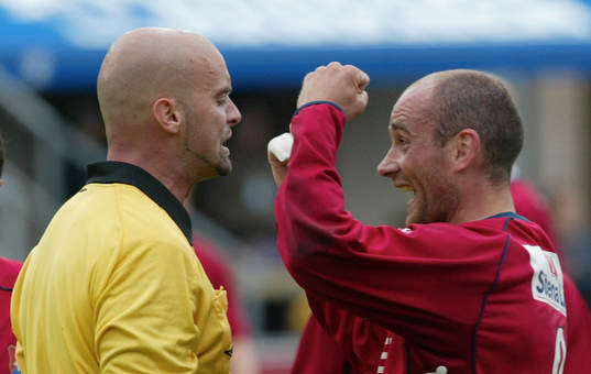 2-2, Tryggvi Gudmundsson och