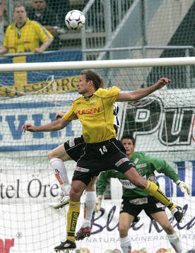 Var bollen inne? Joakim Alexandersson nickar, Jonas