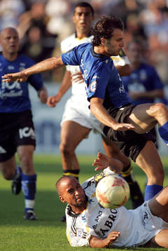 Jimmy Tamandi, AIK glidtacklar Sharbel Touma, Halmstad