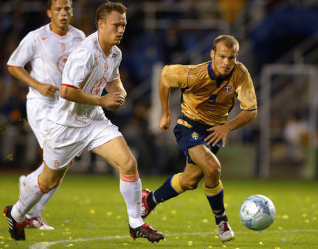  Johnny Heitinga, Kevin Hofland, Holland och Fredrik Ljungberg, Sverige. 