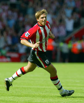  Anders Svensson, Southampton jublar efter det viktiga 2-2 målet.