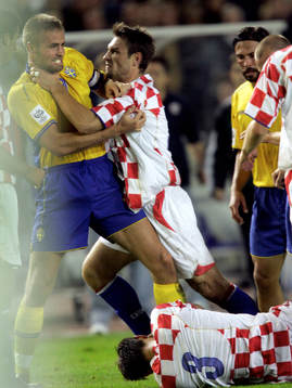 Robert Kovac, Kroatien gÂr till attack mot Olof Mellberg
