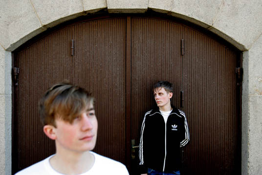 Intervju med popgruppen Peggy Lejonhj‰rta som sl‰pper