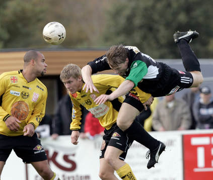 Marcus Senften och Robin Cederberg, Mjällby toppar Fredrik
