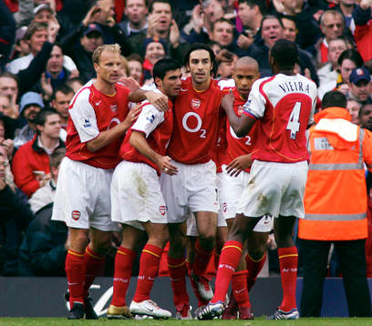   Robert Pires jubel efter att ha gjort mål.