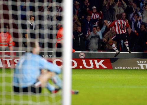  Russell Hoult, West Bromwich (Målvakt) och Anders Svensson, Southampton (Jubel)