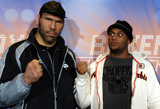 Boxning. Attila Levin verkar liten in förhållande till