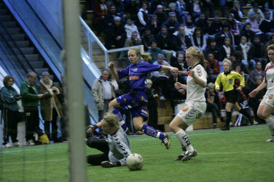 Fotboll, inomhus-SM, dam, Linköping - Falköping