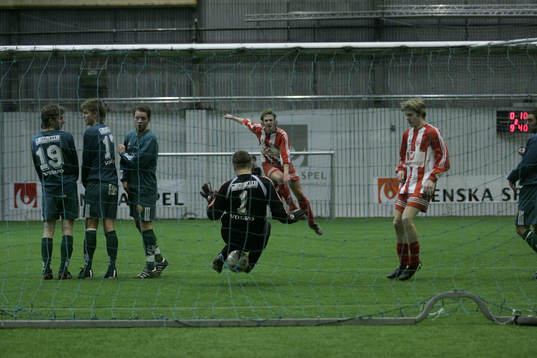 Frispark, mur, målvaktsräddning, skott