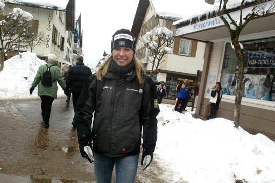 Skidor. VM. Emelie Öhrstig tar en promenad i Oberstdorf