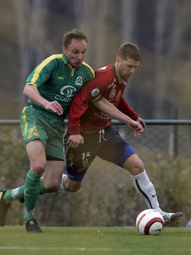 Arm i arm, Johan Gudmundsson kämpar mot ryssen