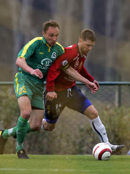  Arm i arm, Johan Gudmundsson kämpar mot ryssen.