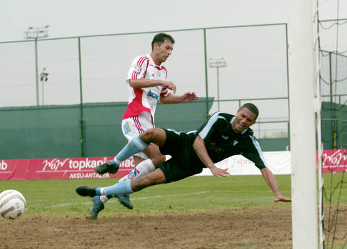 Straff, Afonso rivs ner av Zoran Manovic