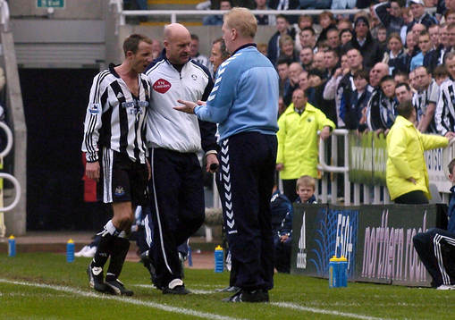  Lee Bowyer, Newcastle, efter fighten med Kieron Dyer, Newcastle