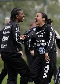 Nya brassestjärnan Elaine skojar och skrattar med