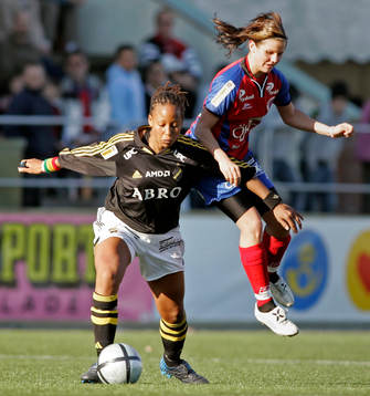  Yolanda Odenyo, AIK och Emilia Erixon, KIF Örebro.