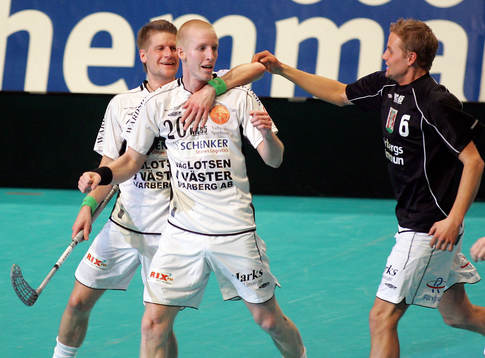 Magnus Svensson, Warberg gratuleras