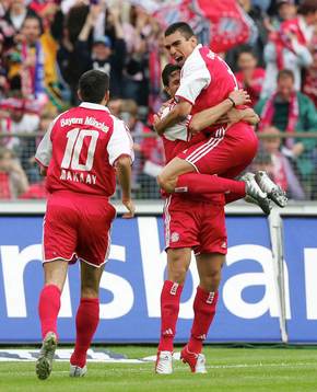  Roy Makaay, Torschütze Claudio Pizarro, Lucio Bayern (jubel)