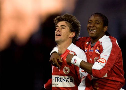  César Santin och Fábio Augusto, jubel 2-0.