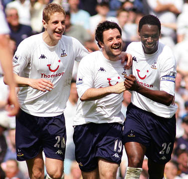  Andy Reid, Ledley King och Michael Dawson, Tottenham (Jubel)