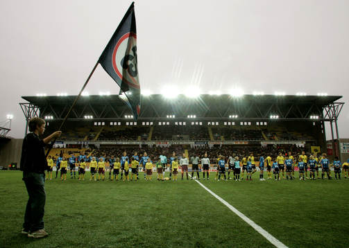 Borås Arena, lagen uppställda, 13 rätt-flagga, Svenska